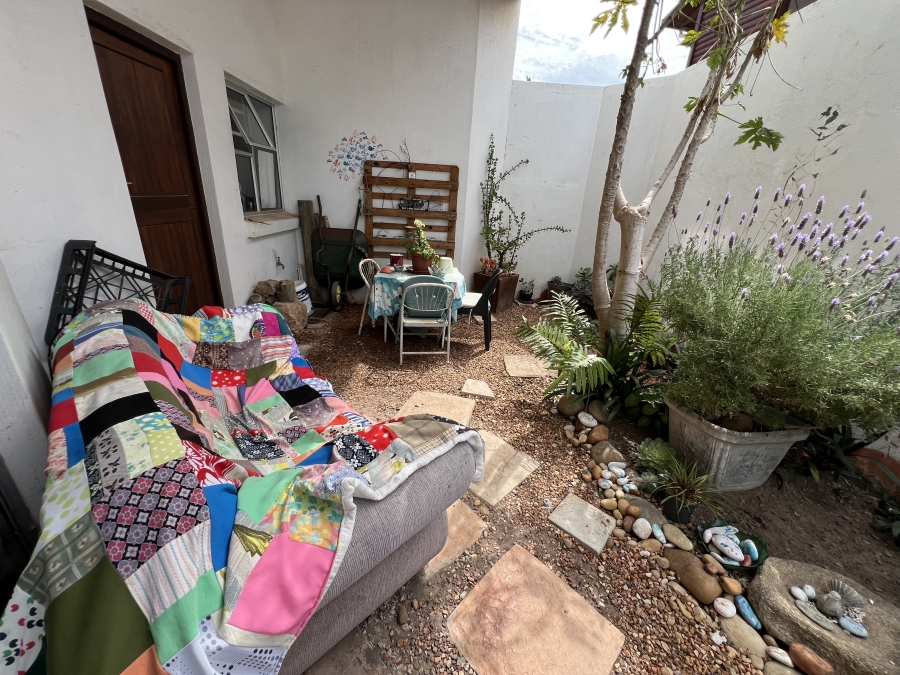 5 Bedroom Property for Sale in Wavecrest Eastern Cape